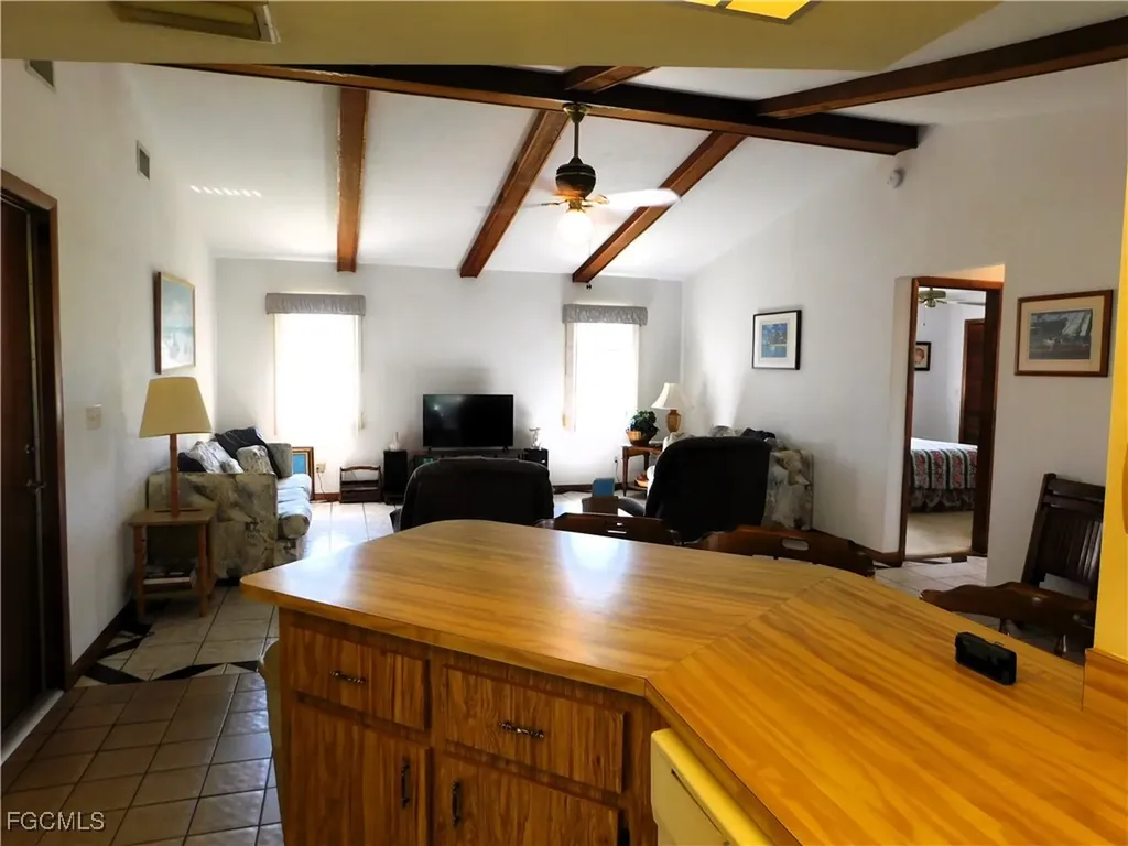 904 SE 18th Street Cape Coral FL 33990