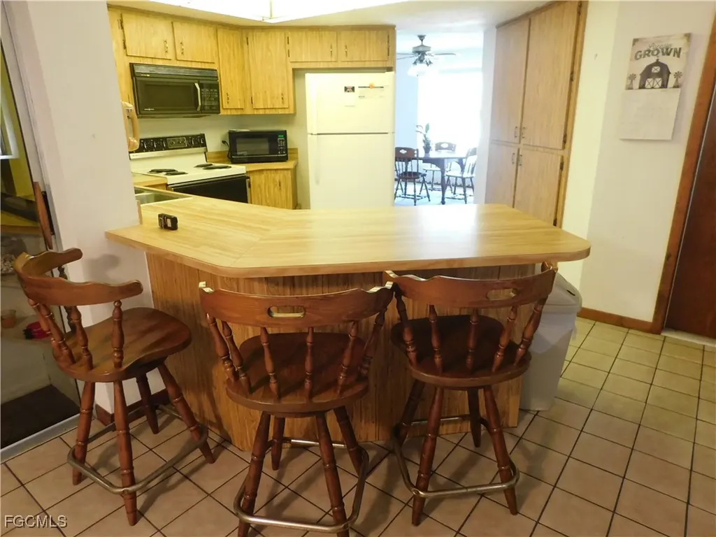 904 SE 18th Street Cape Coral FL 33990