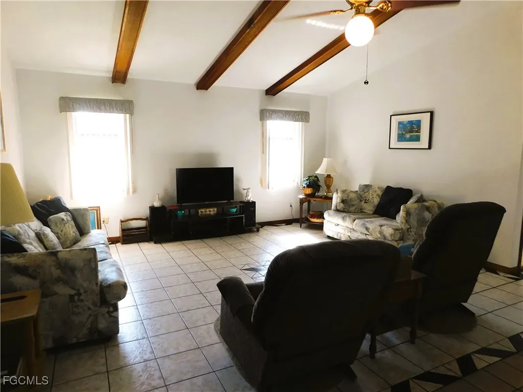 904 SE 18th Street Cape Coral FL 33990
