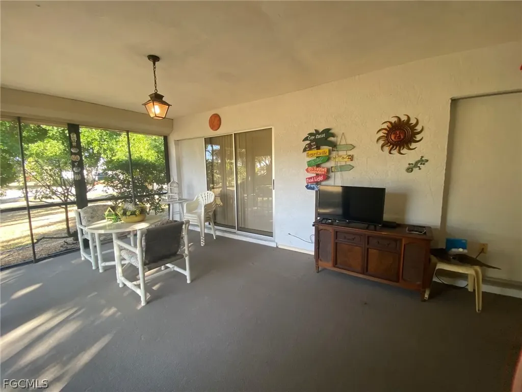 904 SE 18th Street Cape Coral FL 33990