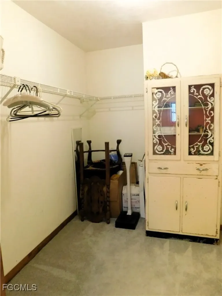 904 SE 18th Street Cape Coral FL 33990