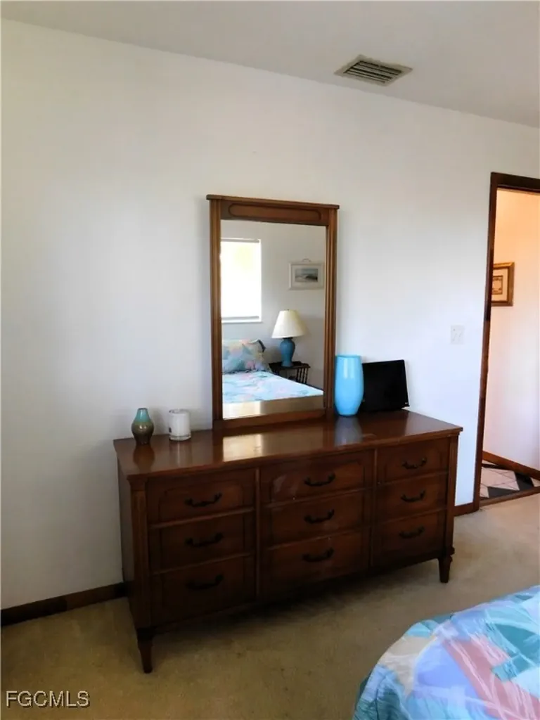 904 SE 18th Street Cape Coral FL 33990