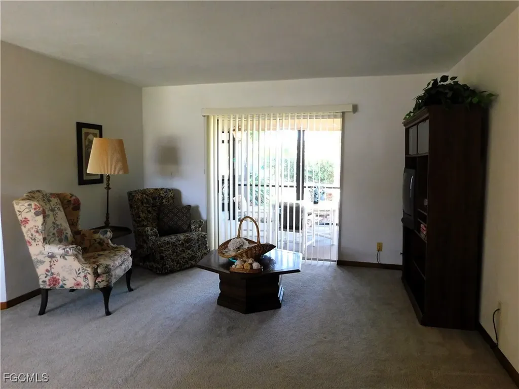 904 SE 18th Street Cape Coral FL 33990