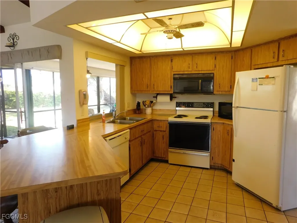 904 SE 18th Street Cape Coral FL 33990