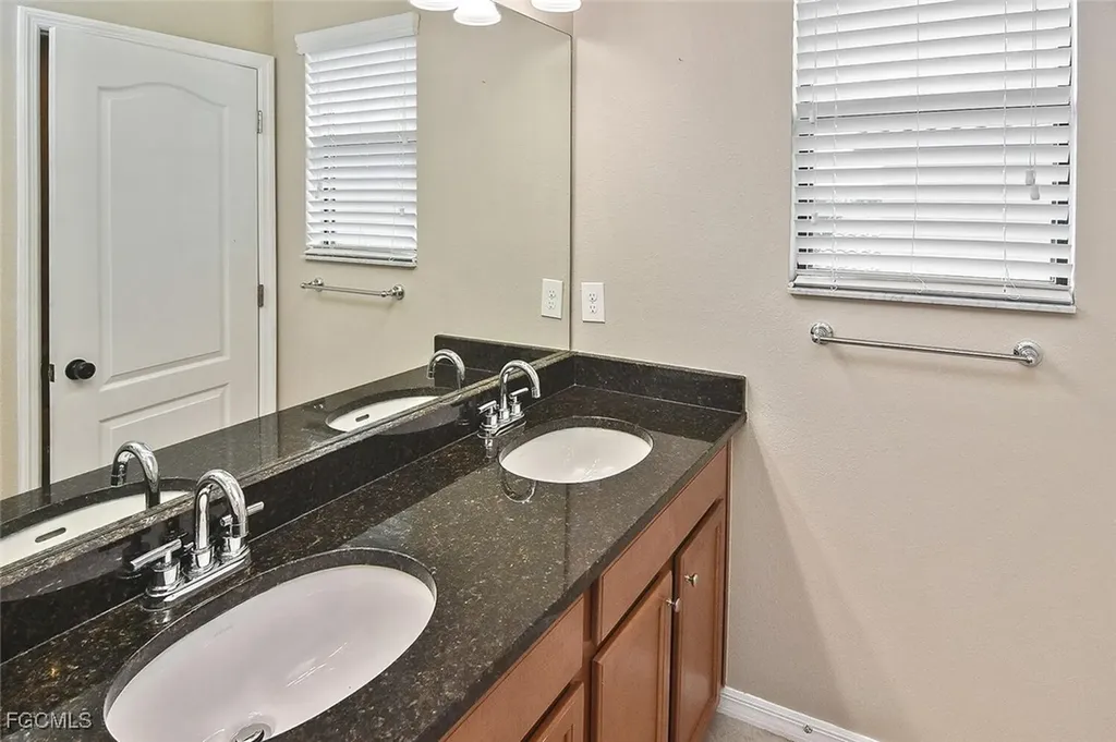 2738 Via Piazza Loop Fort Myers FL 33905