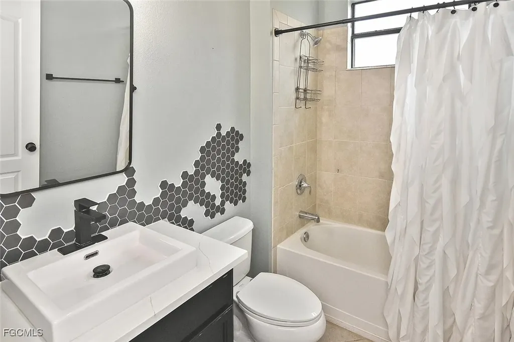 2738 Via Piazza Loop Fort Myers FL 33905