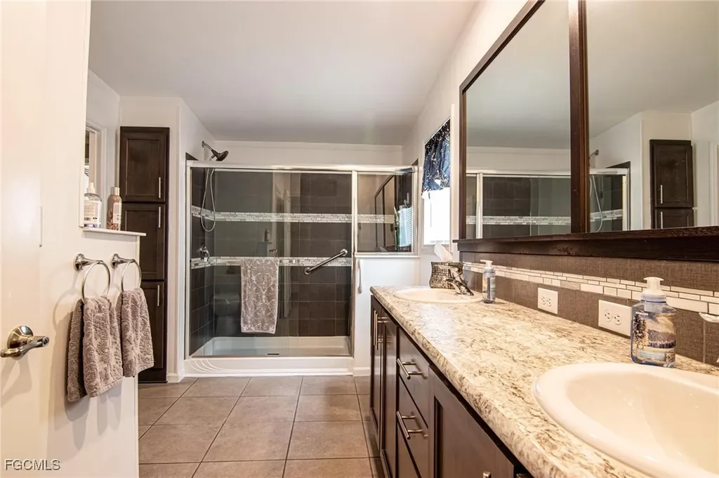 417 Snead Drive North Fort Myers FL 33903