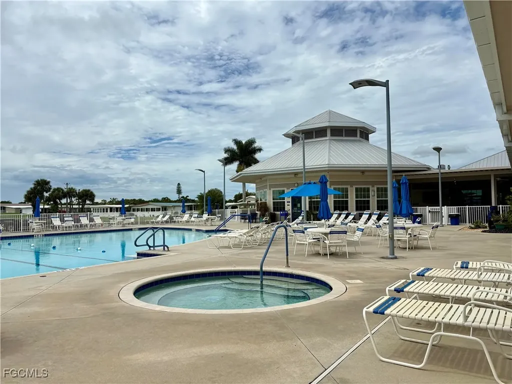 417 Snead Drive North Fort Myers FL 33903