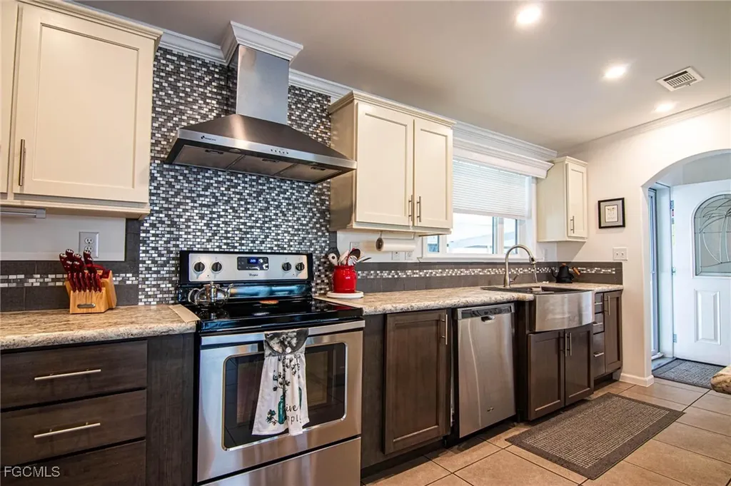 417 Snead Drive North Fort Myers FL 33903