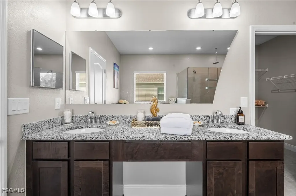 4317 SW 16th Place Cape Coral FL 33914