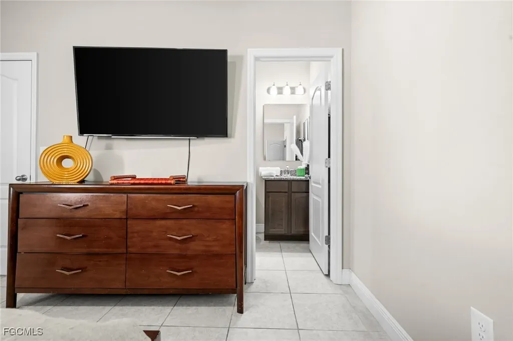 4317 SW 16th Place Cape Coral FL 33914