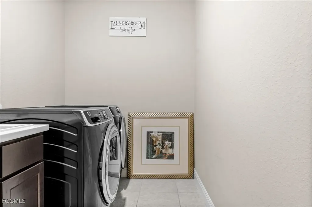 4317 SW 16th Place Cape Coral FL 33914