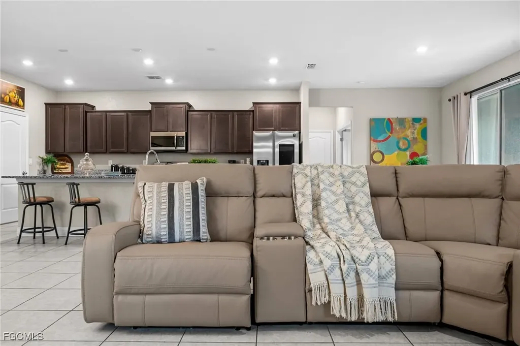 4317 SW 16th Place Cape Coral FL 33914