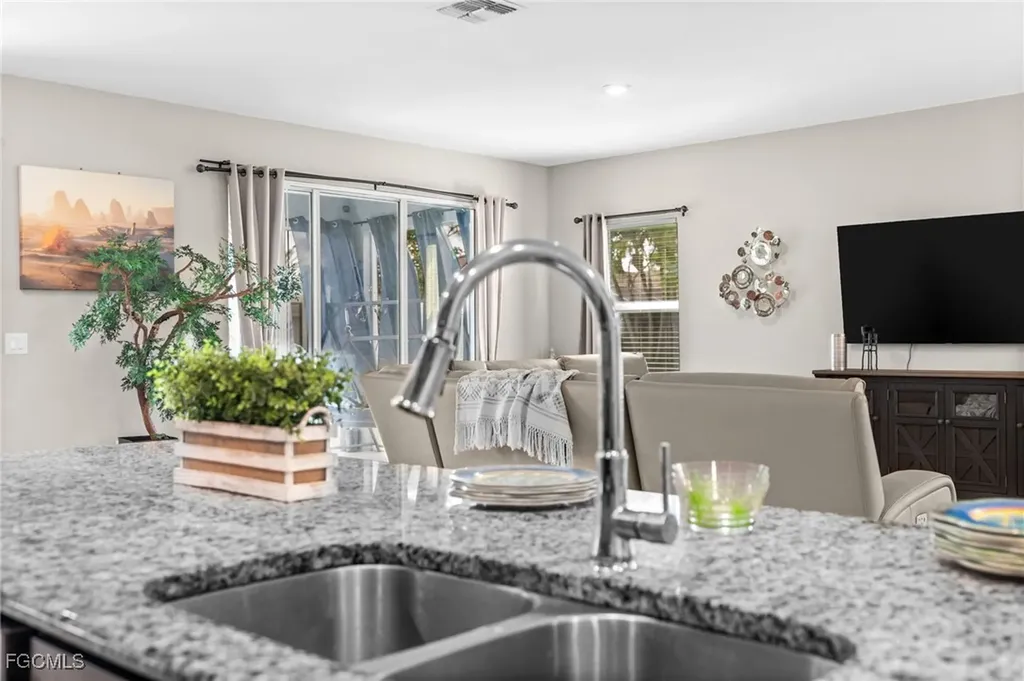 4317 SW 16th Place Cape Coral FL 33914