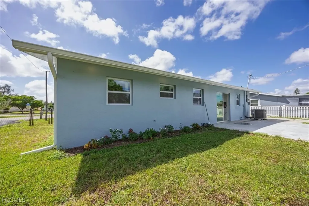 2209 Delta Street Fort Myers FL 33907