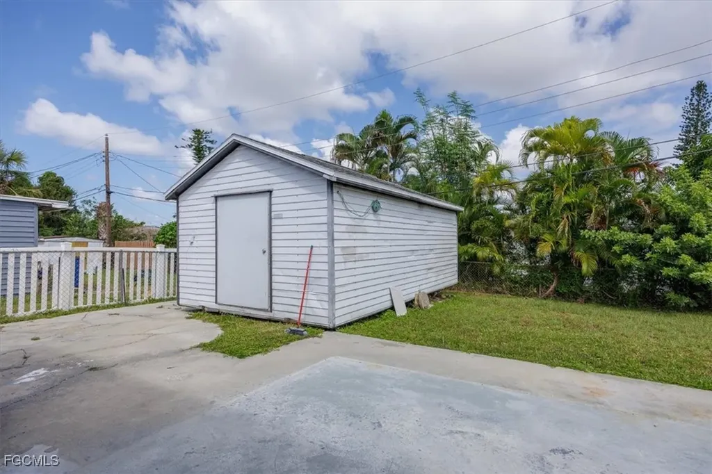 2209 Delta Street Fort Myers FL 33907