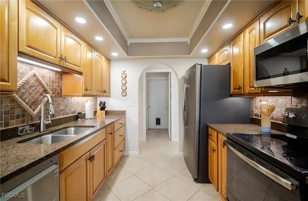 203 SE 43rd Terrace Cape Coral FL 33904