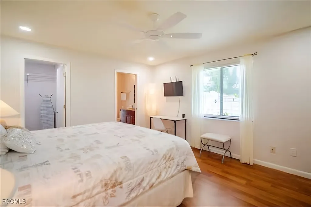 203 SE 43rd Terrace Cape Coral FL 33904