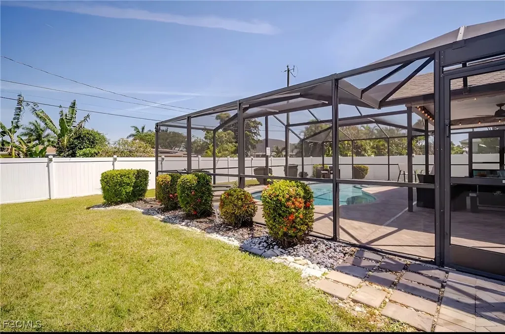 203 SE 43rd Terrace Cape Coral FL 33904