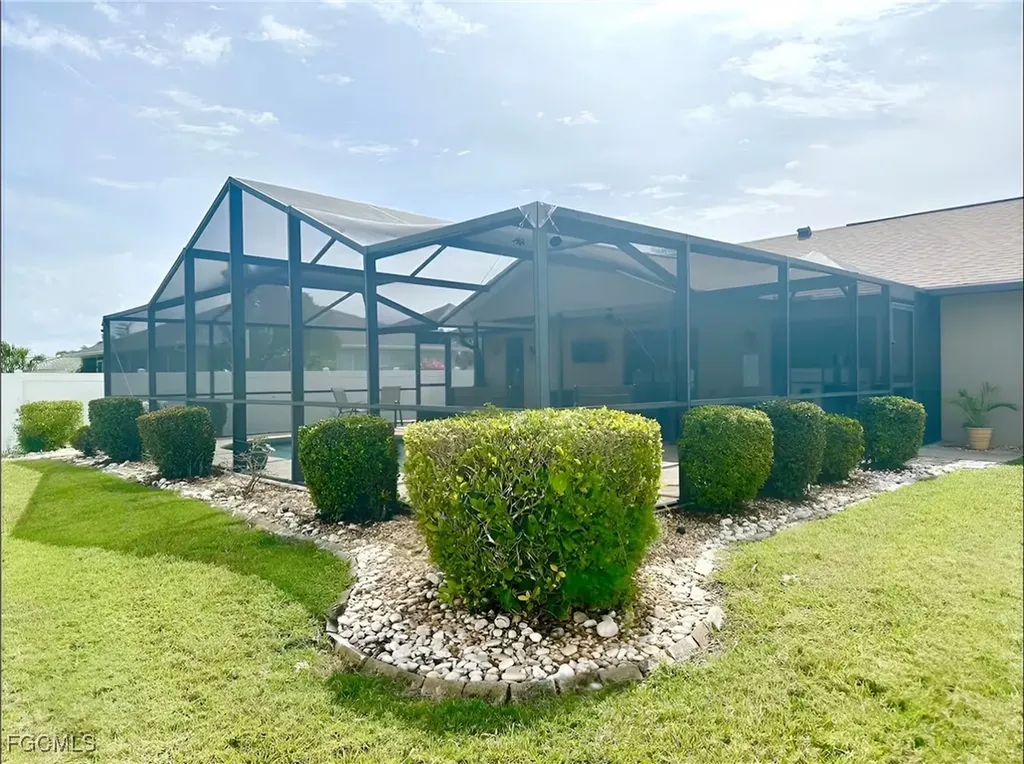 203 SE 43rd Terrace Cape Coral FL 33904