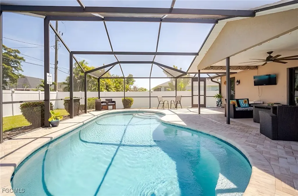 203 SE 43rd Terrace Cape Coral FL 33904