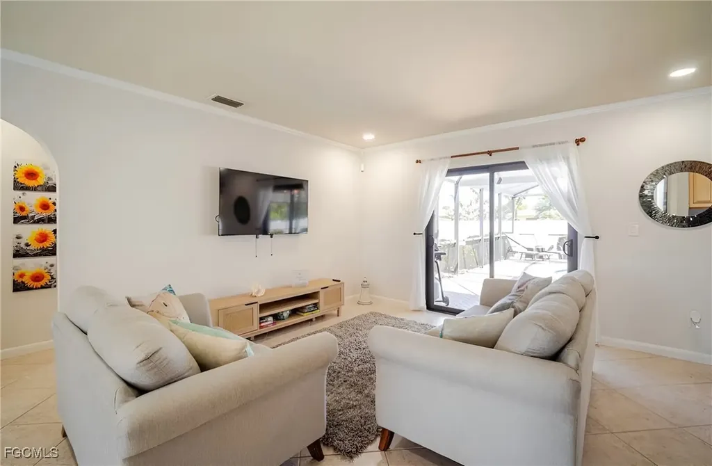 203 SE 43rd Terrace Cape Coral FL 33904