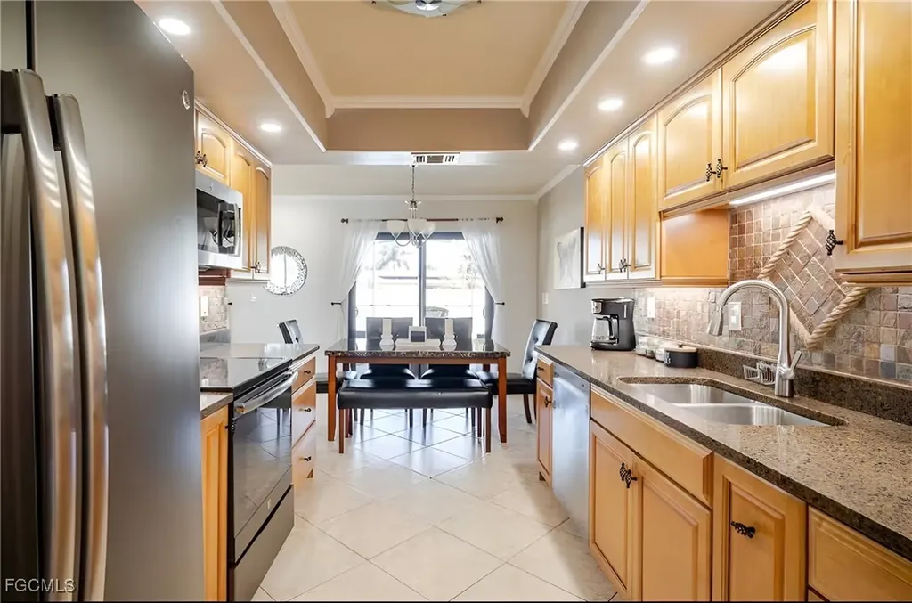 203 SE 43rd Terrace Cape Coral FL 33904
