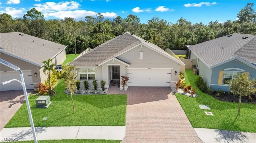 8880 Cascade Price Circle North Fort Myers FL 33917