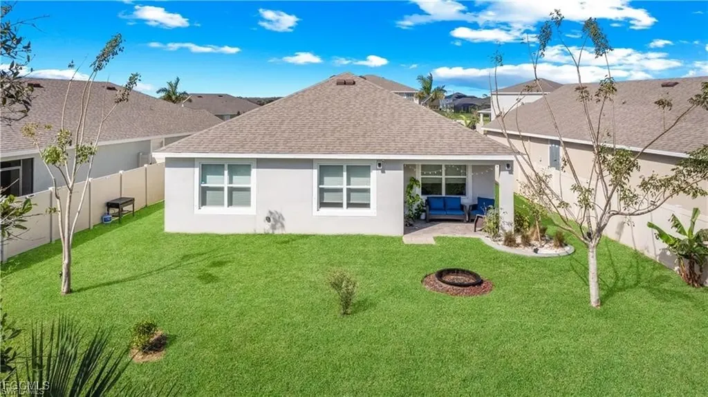 8880 Cascade Price Circle North Fort Myers FL 33917