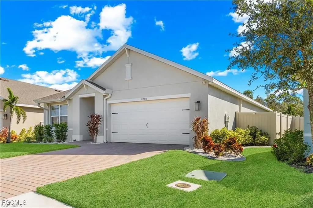 8880 Cascade Price Circle North Fort Myers FL 33917