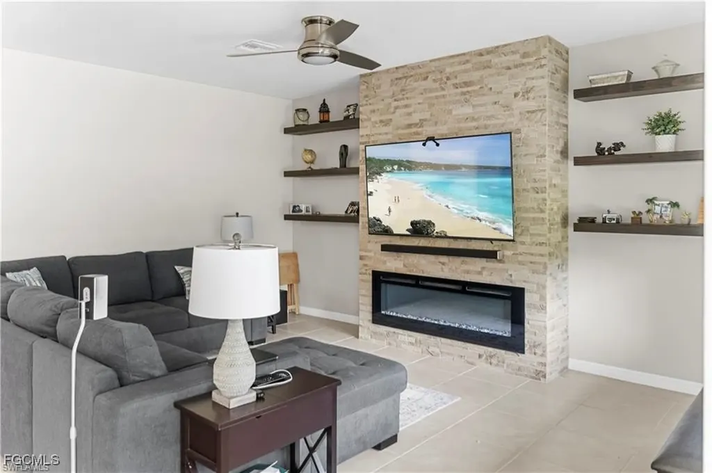 8880 Cascade Price Circle North Fort Myers FL 33917