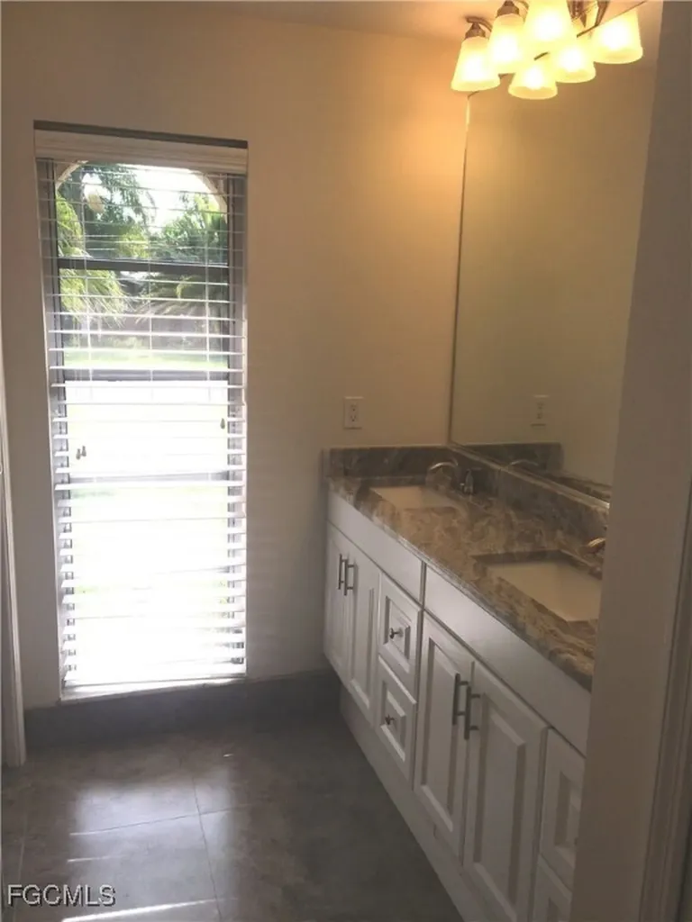 5239 Wisteria Court Cape Coral FL 33904