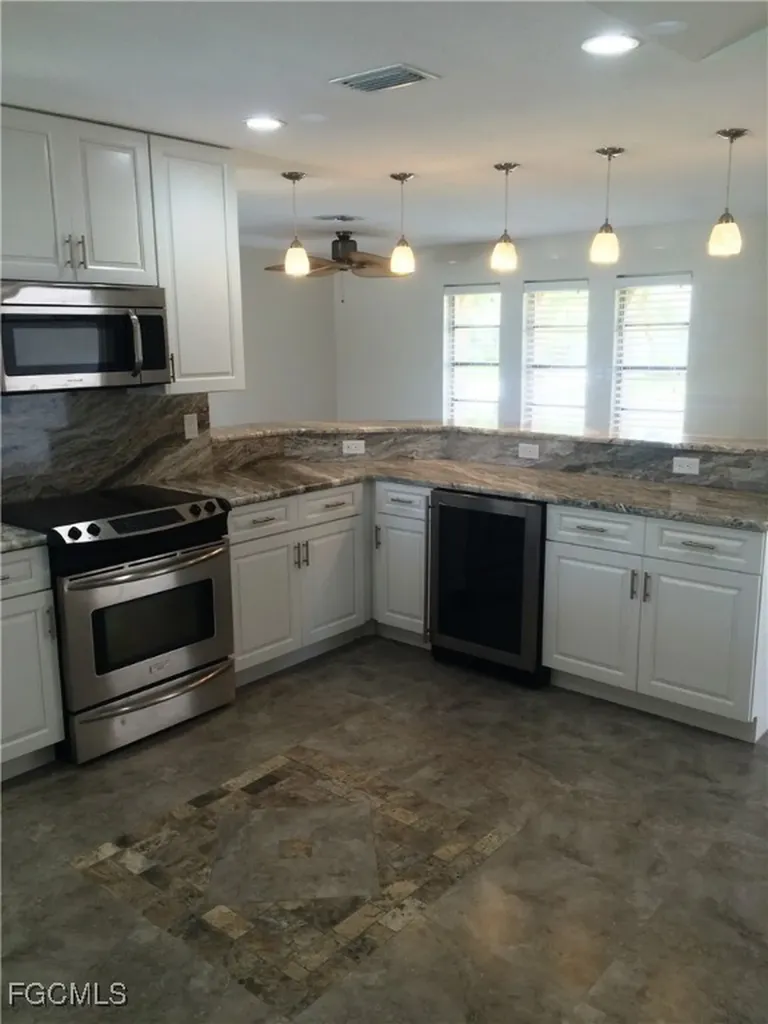 5239 Wisteria Court Cape Coral FL 33904