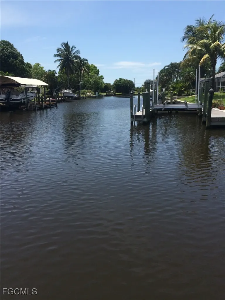 5239 Wisteria Court Cape Coral FL 33904