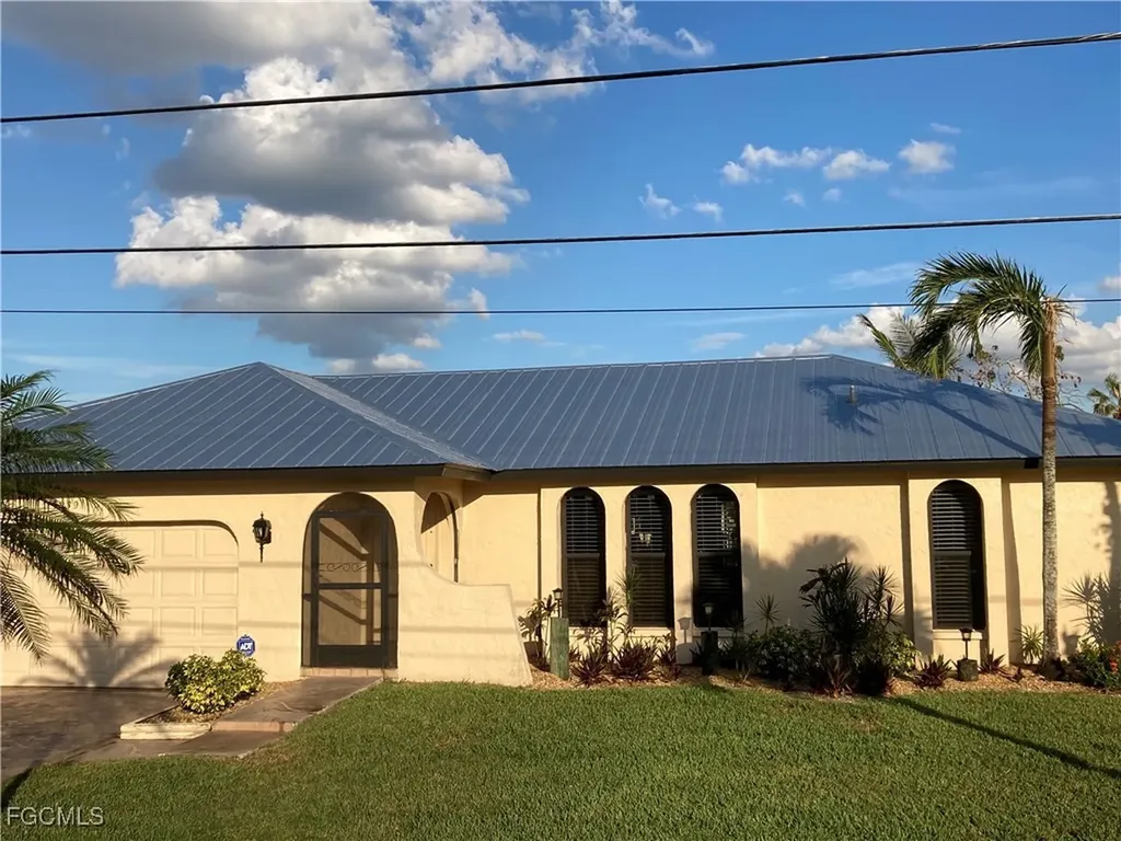 5239 Wisteria Court Cape Coral FL 33904