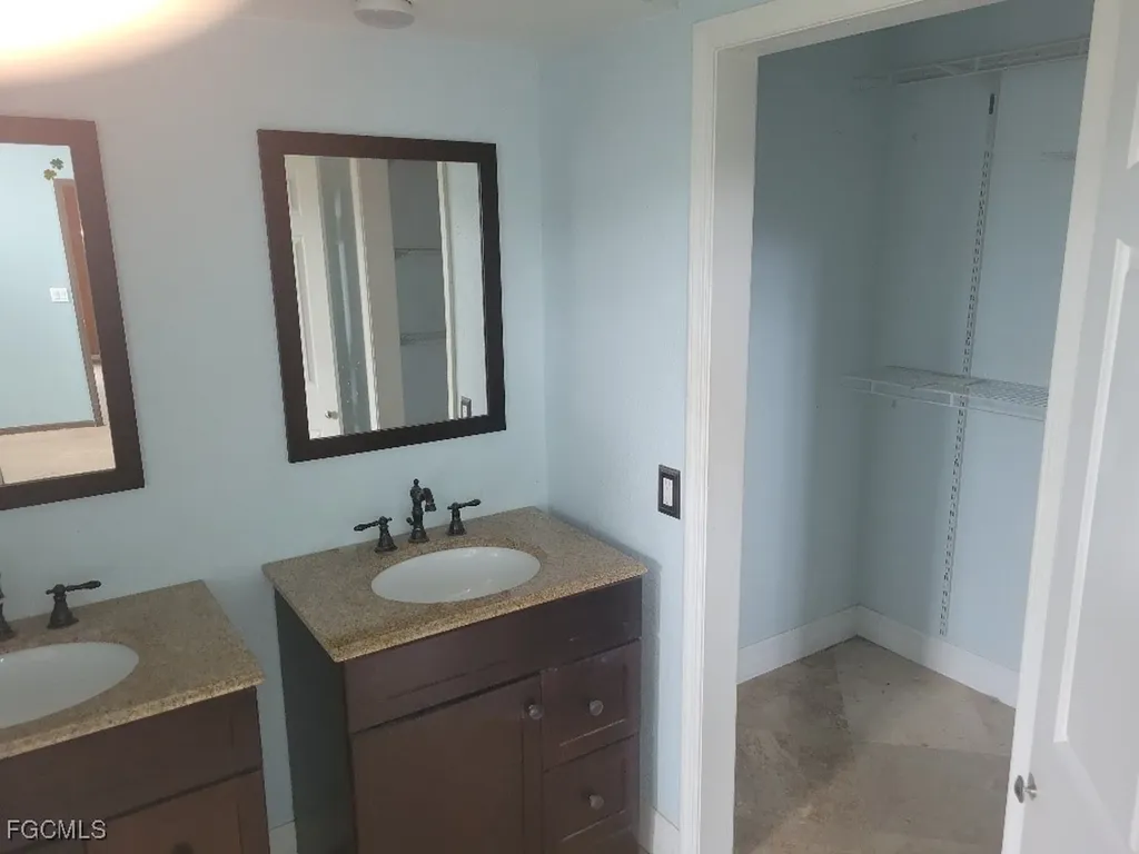 506 SW 28th Place Cape Coral FL 33991