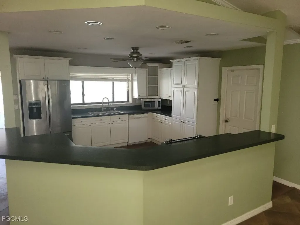 506 SW 28th Place Cape Coral FL 33991