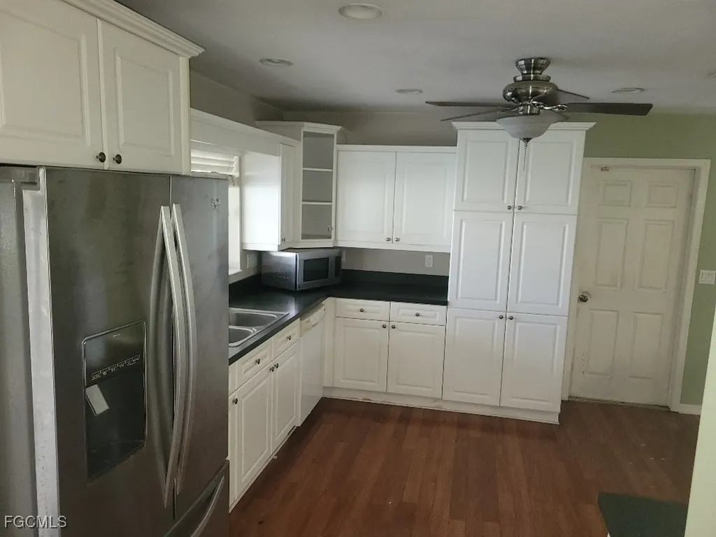 506 SW 28th Place Cape Coral FL 33991