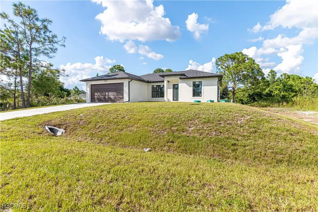2702 49th Street W Lehigh Acres FL 33971