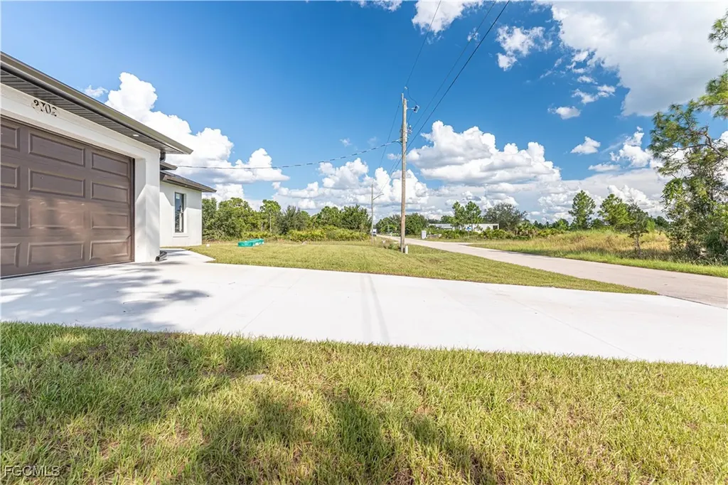 2702 49th Street W Lehigh Acres FL 33971