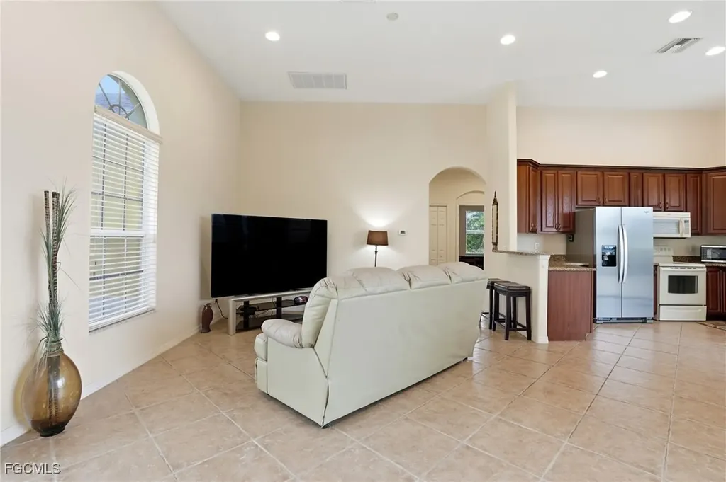 3908 15th Street SW Lehigh Acres FL 33976