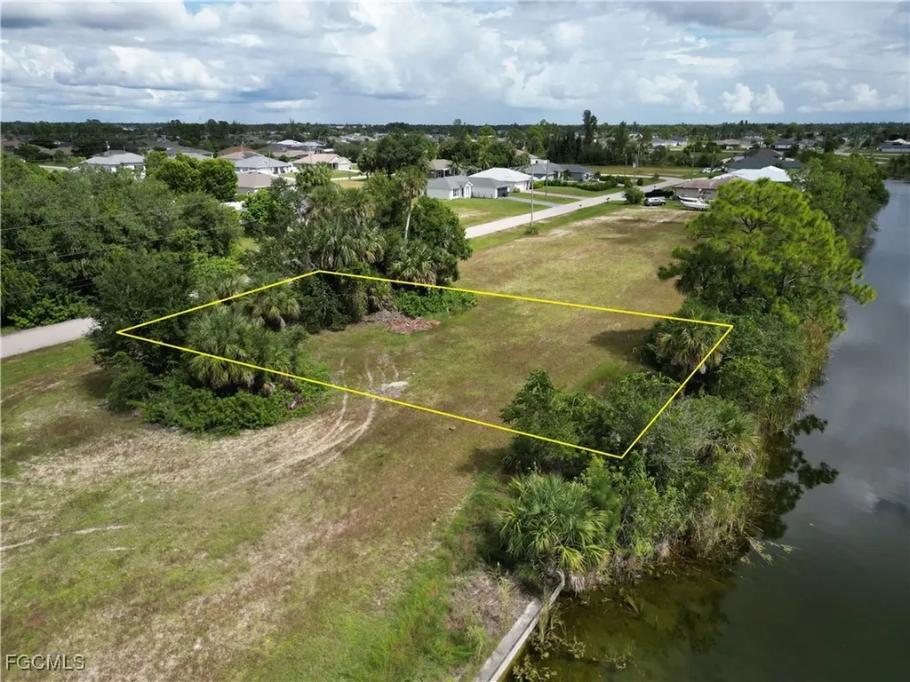 1428 NE 33rd Street Cape Coral FL 33909