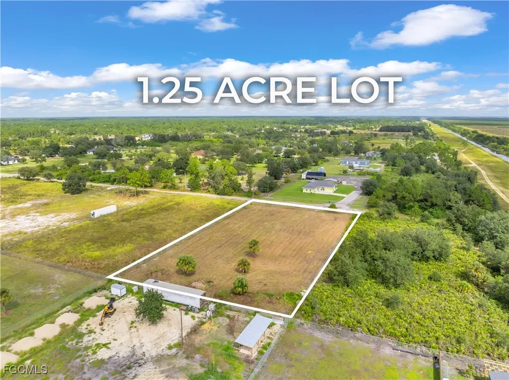 7537 3rd Place Labelle FL 33935