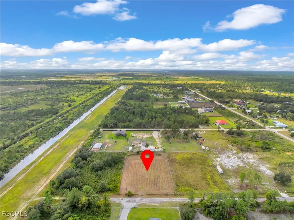 7537 3rd Place Labelle FL 33935