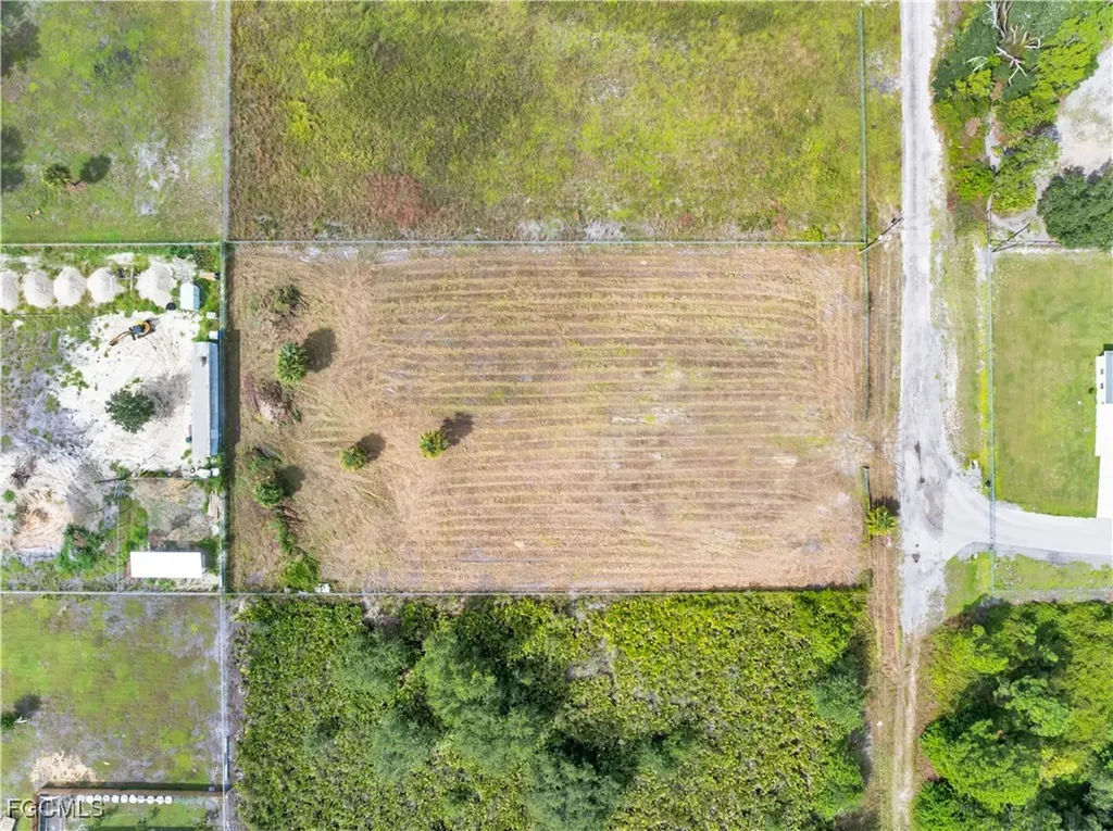 7537 3rd Place Labelle FL 33935