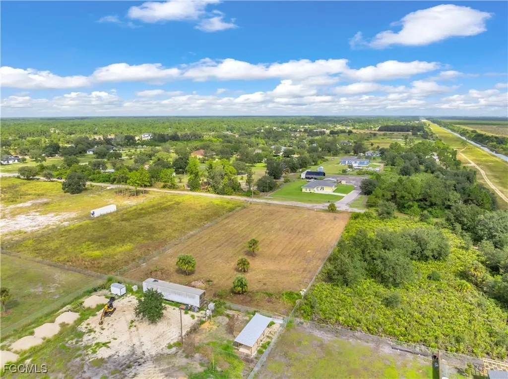 7537 3rd Place Labelle FL 33935