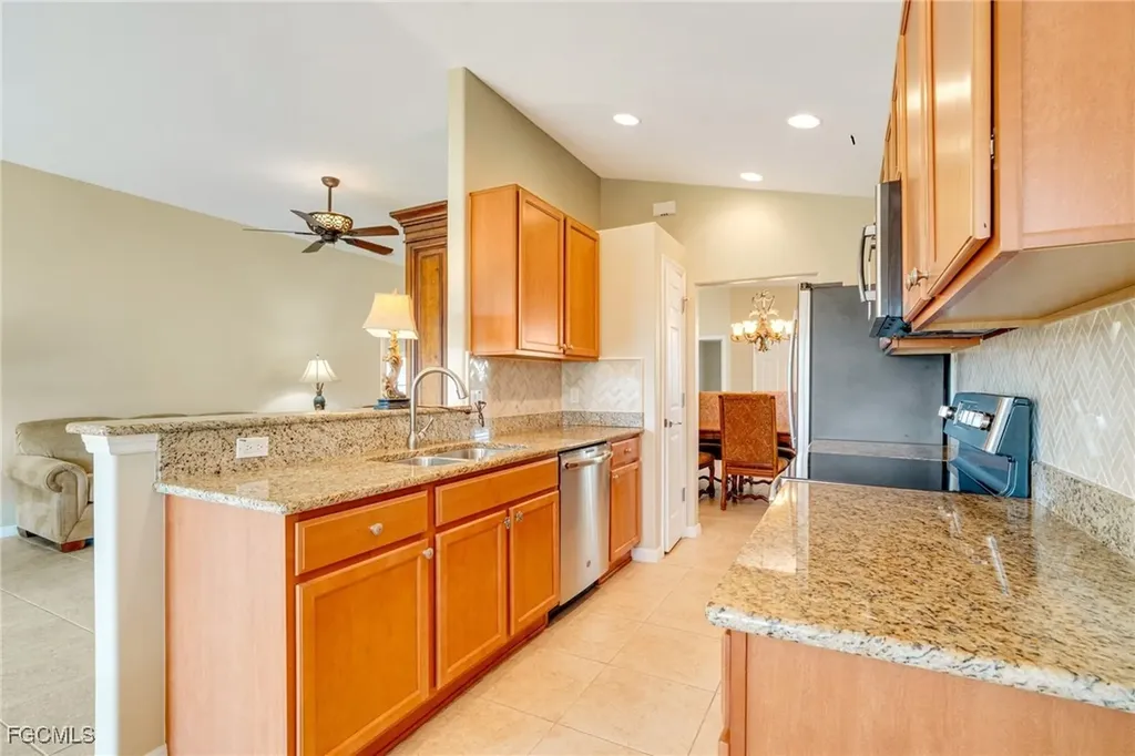 2492 Hopefield Court Cape Coral FL 33991
