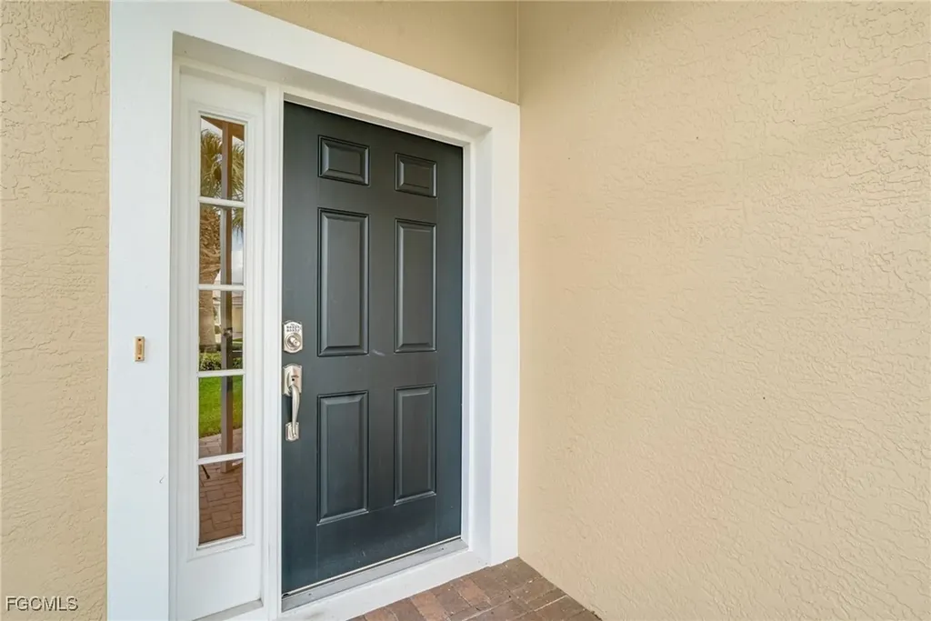 2492 Hopefield Court Cape Coral FL 33991