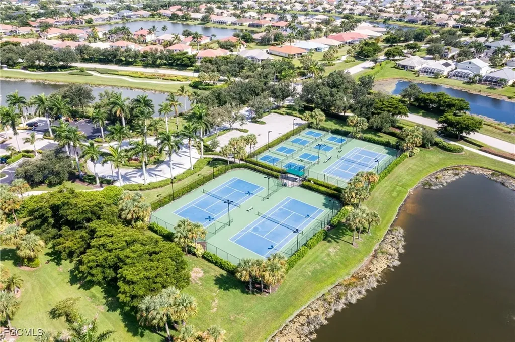 2492 Hopefield Court Cape Coral FL 33991