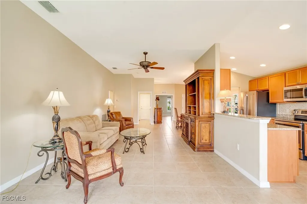 2492 Hopefield Court Cape Coral FL 33991